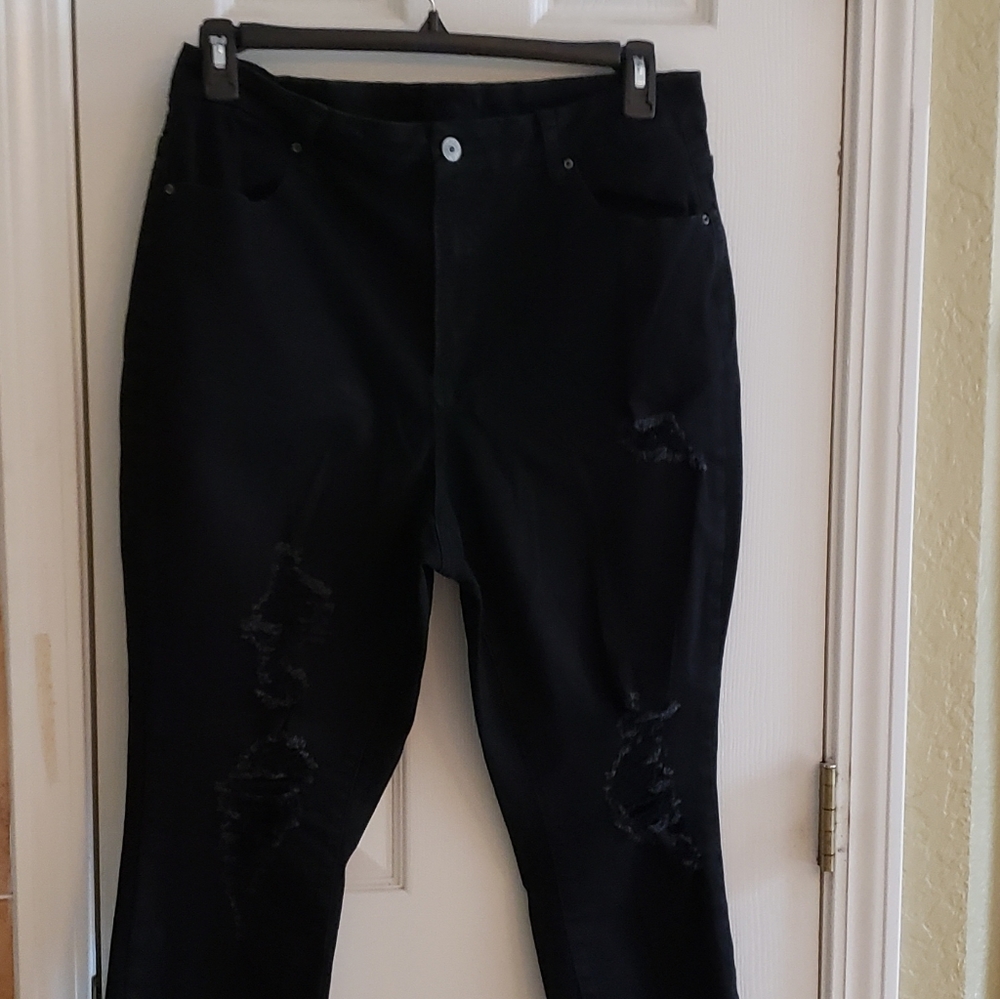 Rue21 Curvy Size 18 Ripped Jeans